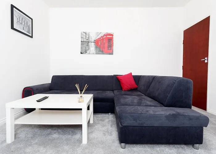 Ruth * Leeds (West Yorkshire)