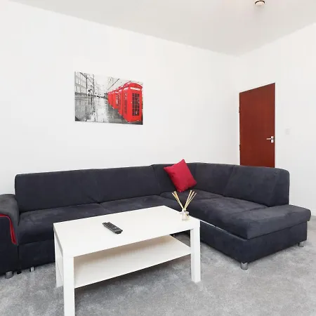 Ruth Apartment *