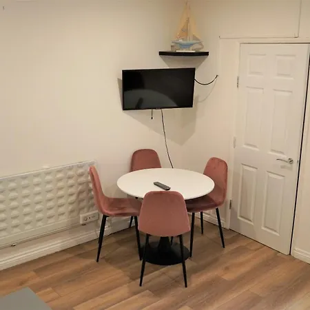 Ruth Apartment