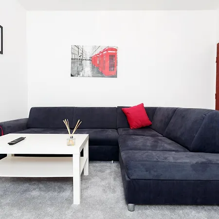 Ruth * Leeds (West Yorkshire)