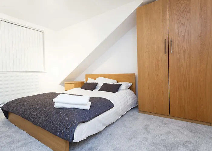 Ruth * Leeds (West Yorkshire)